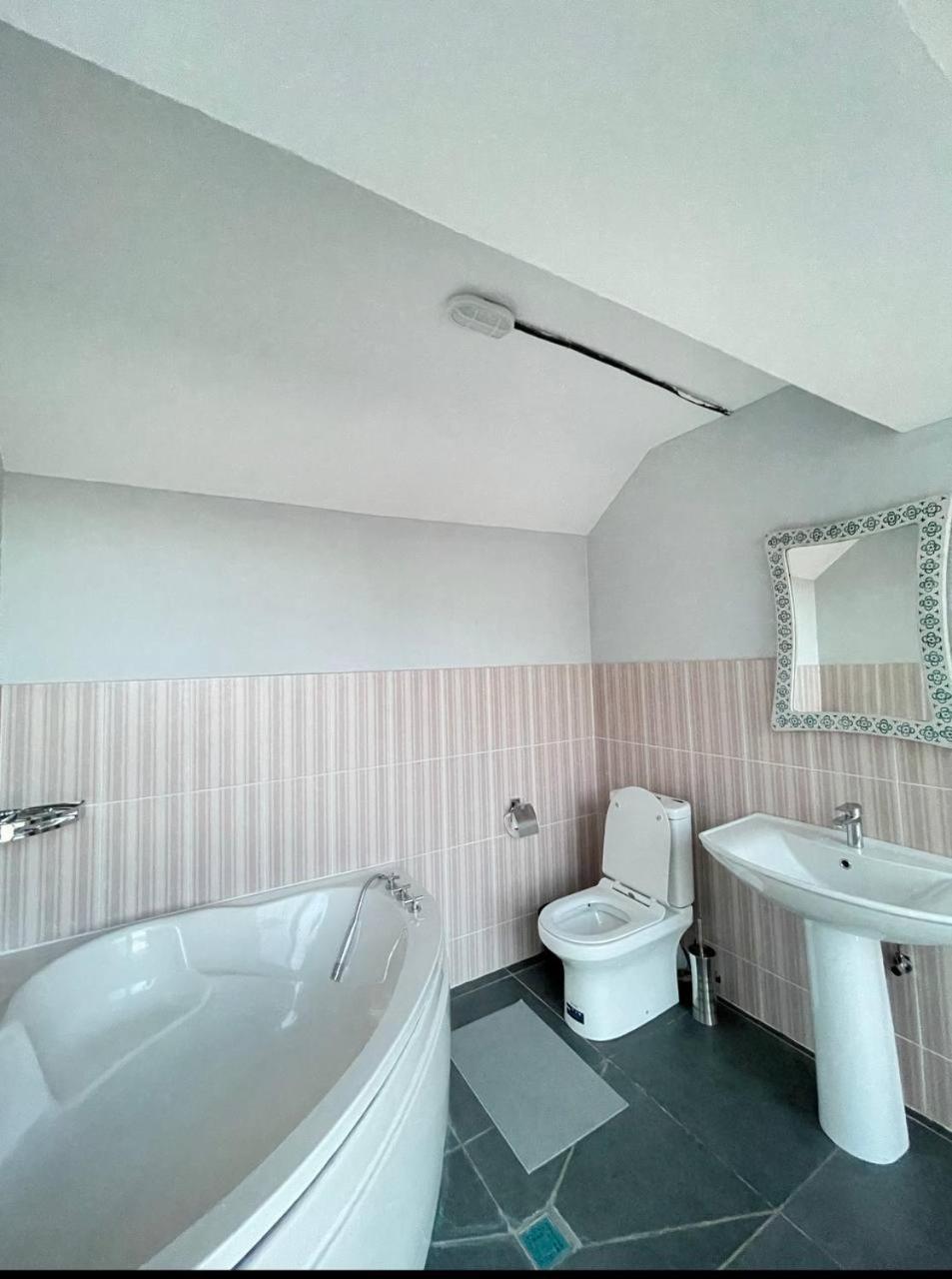 Local Hotel Τασκένδη Εξωτερικό φωτογραφία